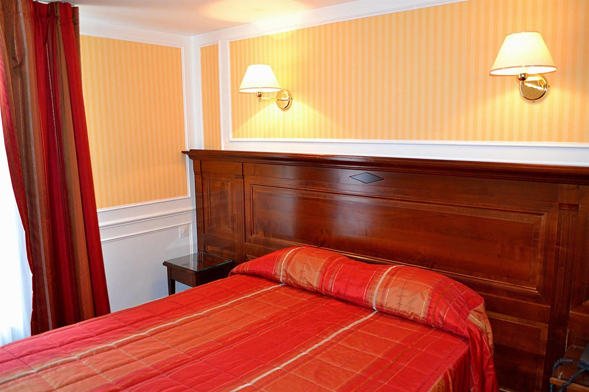 Hotel Touring Opera Париж Екстериор снимка