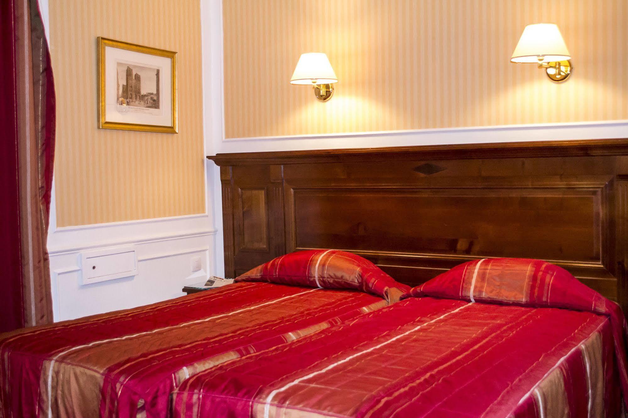 Hotel Touring Opera Париж Екстериор снимка